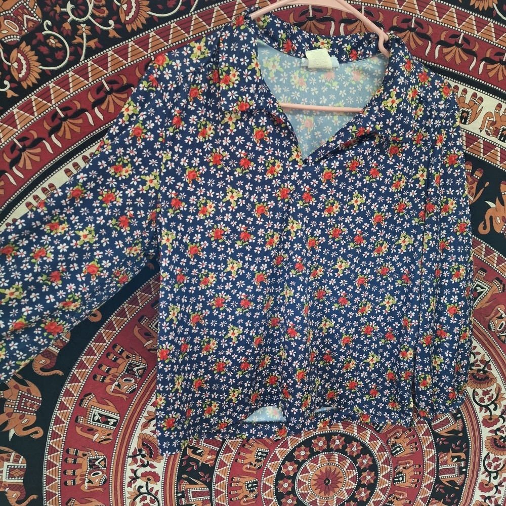 Vintage Blair Floral Batik Loose Fit V-Neck Blouse Medium